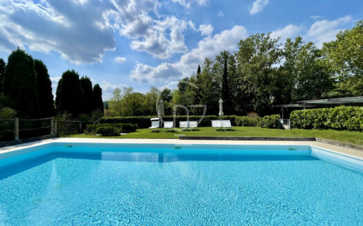 Villa singola in residence con piscina