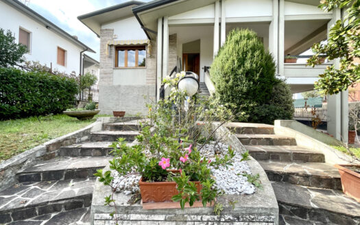 Einzelvilla in Desenzano del Garda