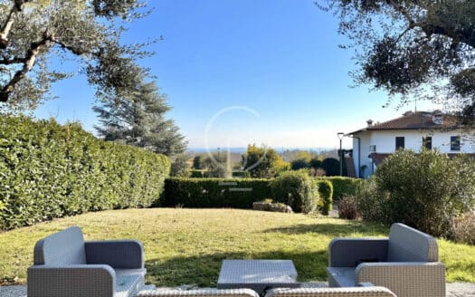 Quadrilocale al piano terra con vista lago