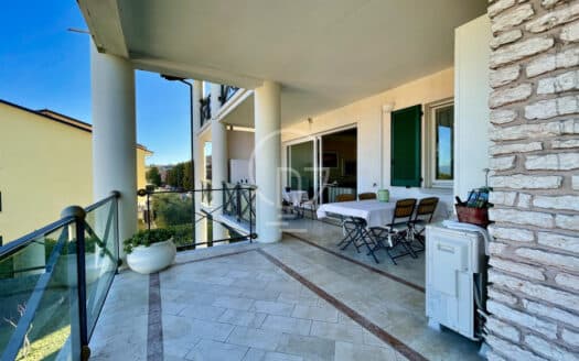 Elegante vierzimmerwohnung mit seeblick