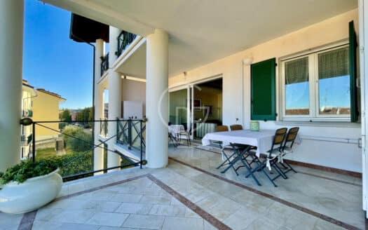 Elegante vierzimmerwohnung mit seeblick