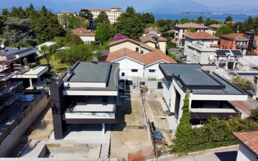 Villa unifamiliare a 300 metri dal lago