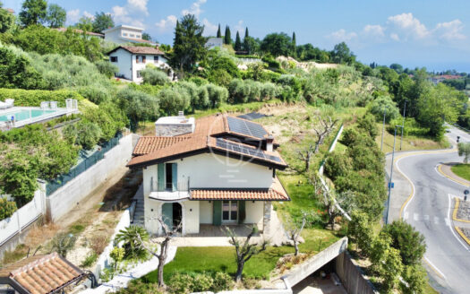 Nuova villa singola vista lago
