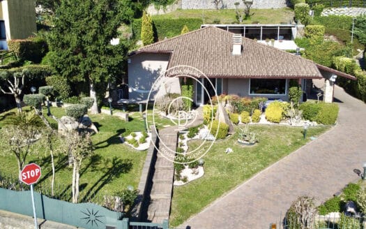 Villa singola ristrutturata con vista lago panoramica a soiano del lago