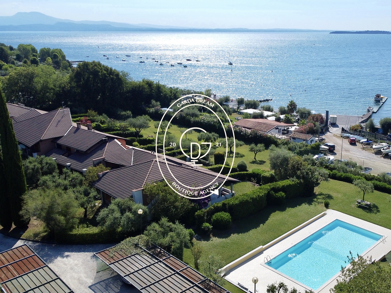 Appartamento con ampia vista lago a moniga del garda