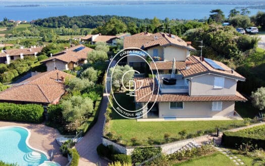 Elegante villa singola con vista lago a soiano del lago