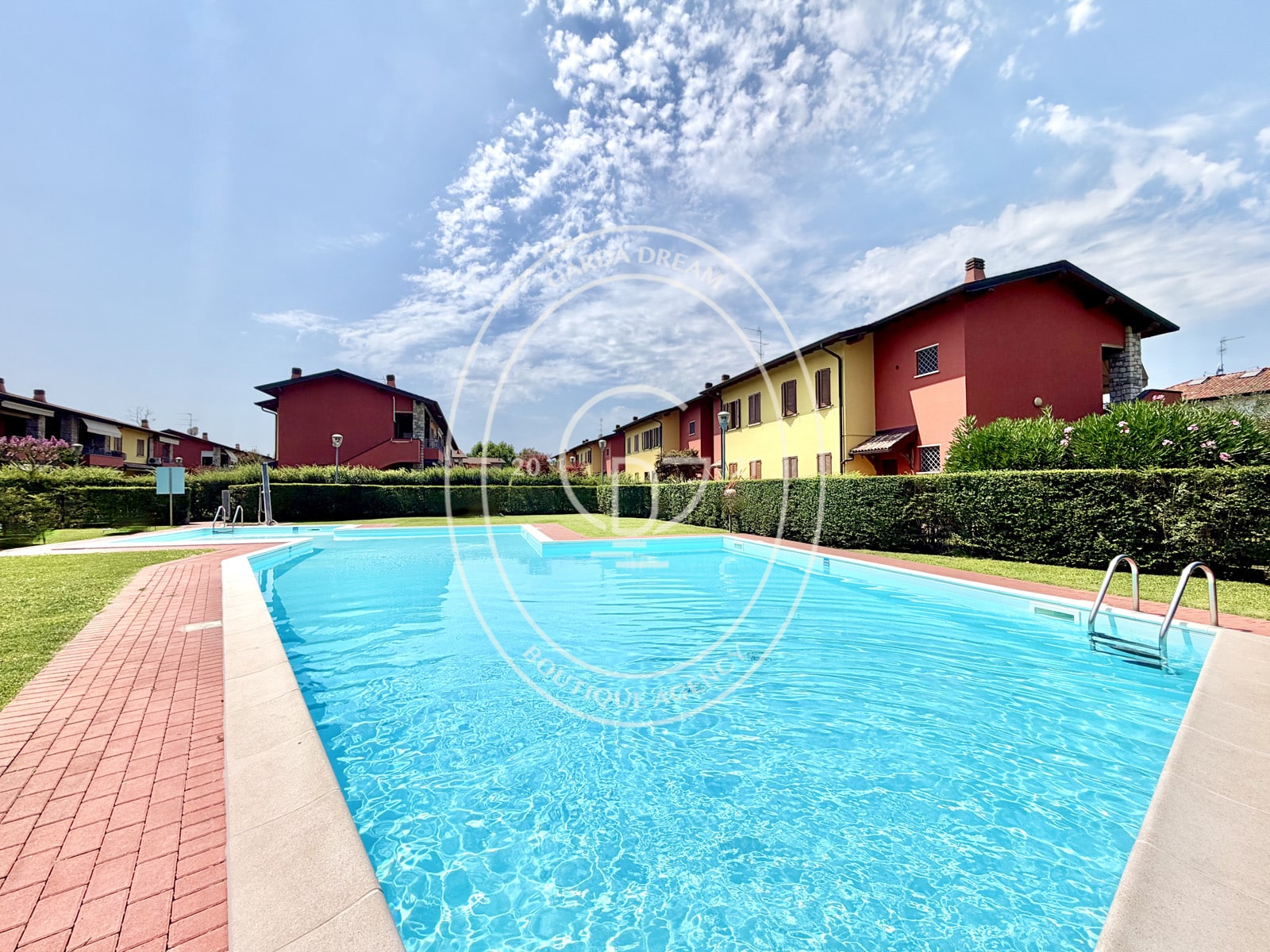 Trilocale giardino piscina desenzano 28