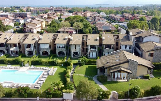 Villa singola con ampio giardino a desenzano del garda