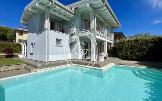 Villa singola con piscina e vista lago a polepnazze