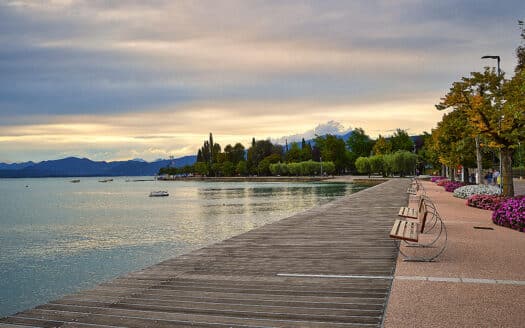 Villa di lusso sul lago di garda con piscina vista lago al tramonto - gardadream