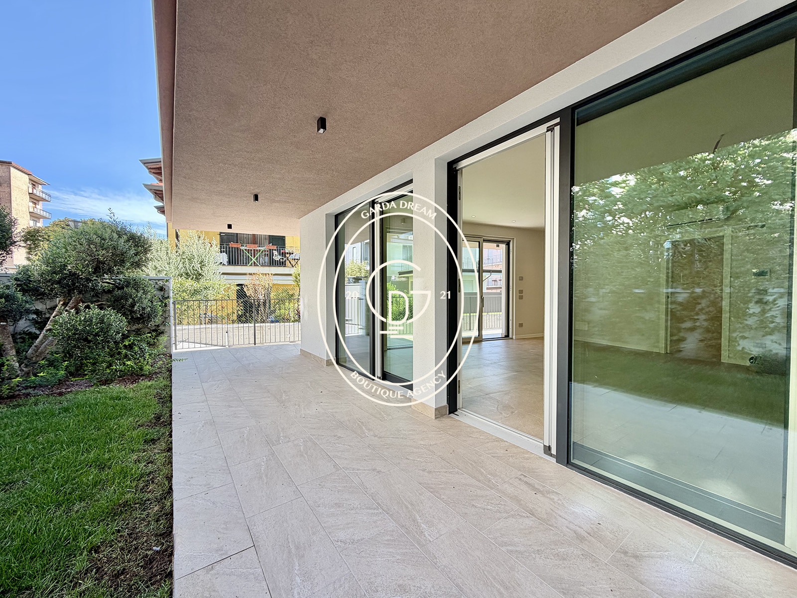 Wohnung mit privatem garten in desenzano del garda 16