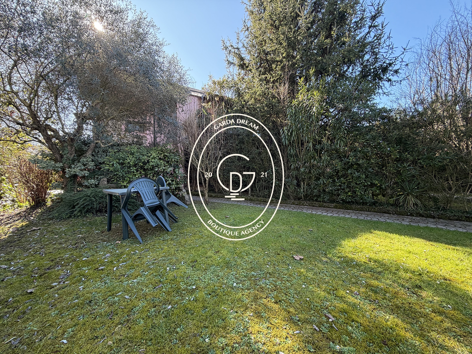 Mehrfamilienhaus mit garten in desenzano del garda