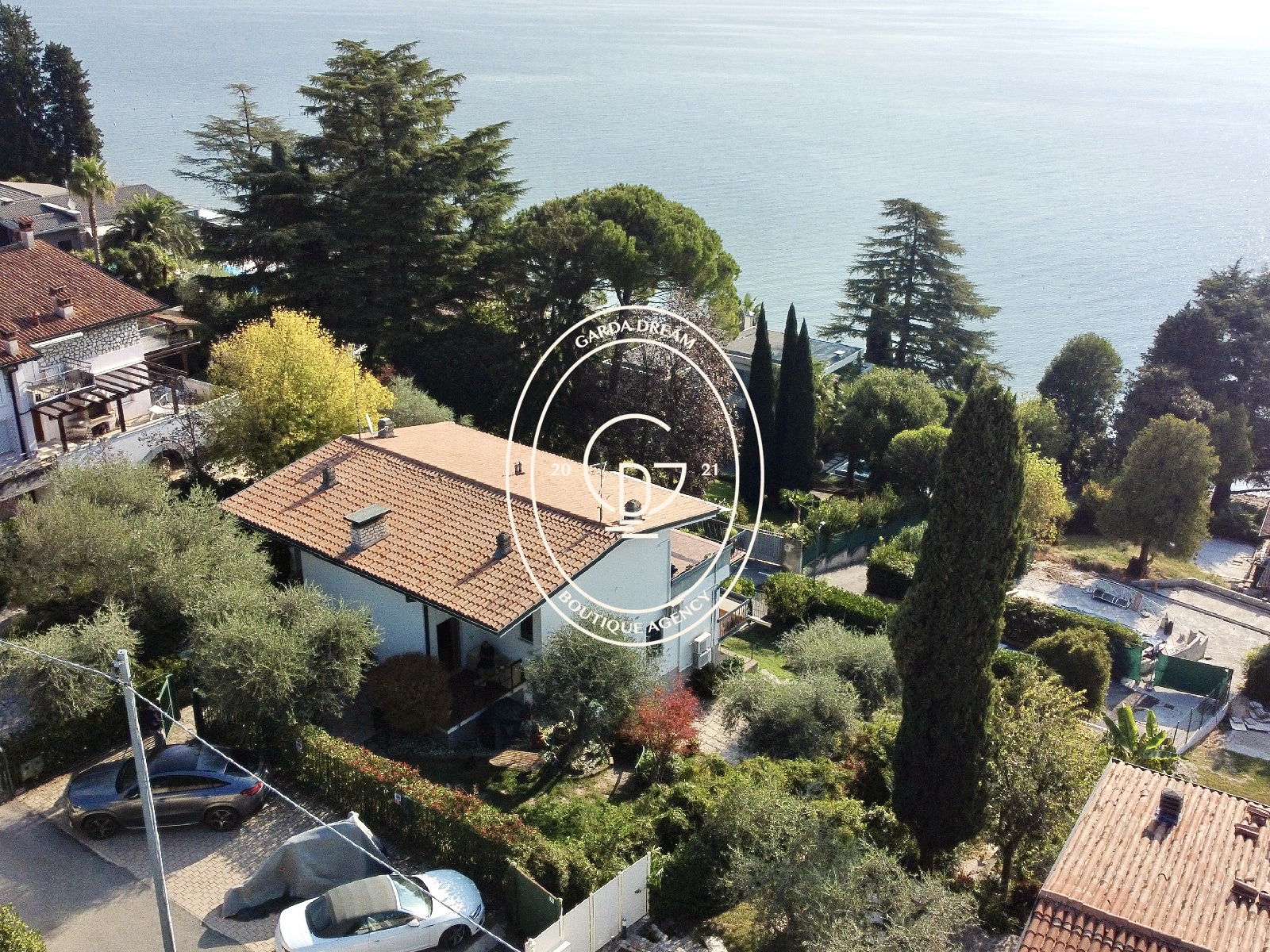 Lake view semi-detached villa for sale in padenghe | garda dream