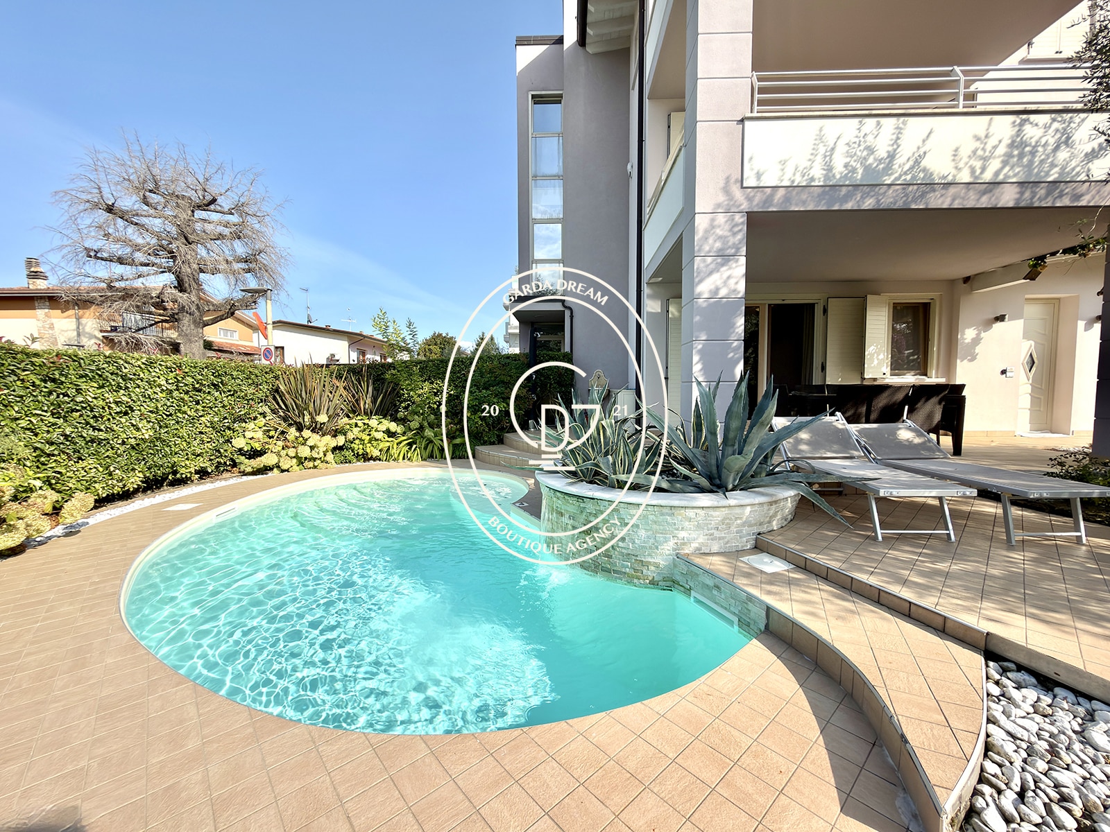 Villa con piscina in vendita a rivoltella &ndash; desenzano del garda